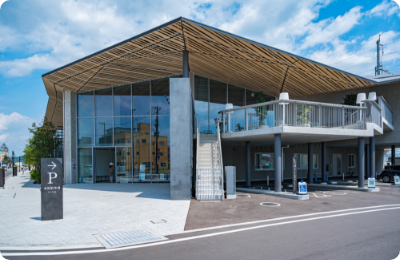 バスを使って、黒磯駅にある那須塩原市図書館みるるへ。